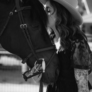 Meet your Posher, Tessa